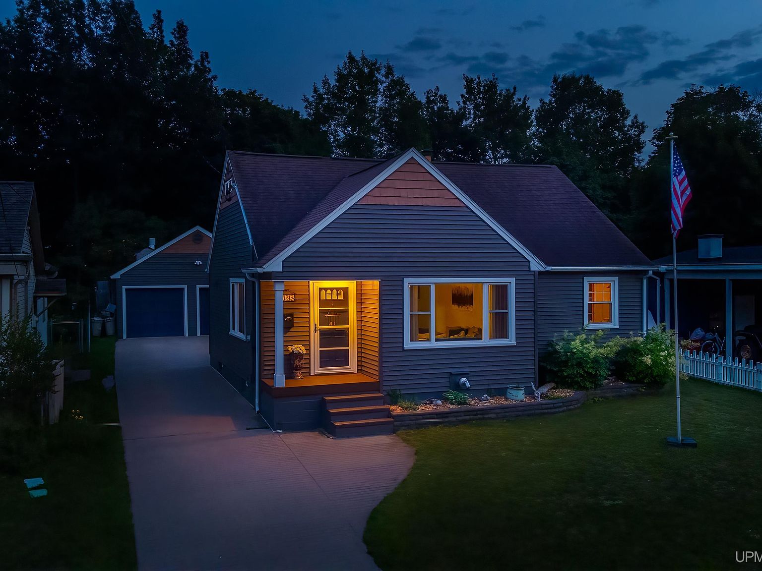 729 W College Ave, Marquette, MI 49855 Zillow