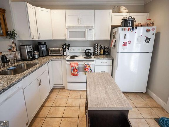 5th image of 660 Barnett Shoals Rd APT 410