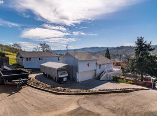 918 NE Malheur Ave, Roseburg, OR