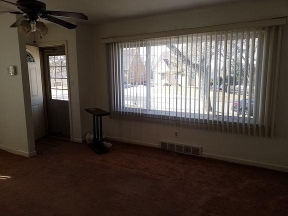 2nd image of 712 27th St