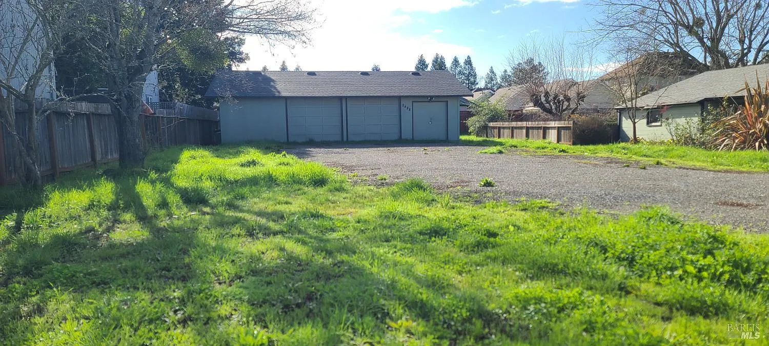 2488 Giffen Avenue photo 1