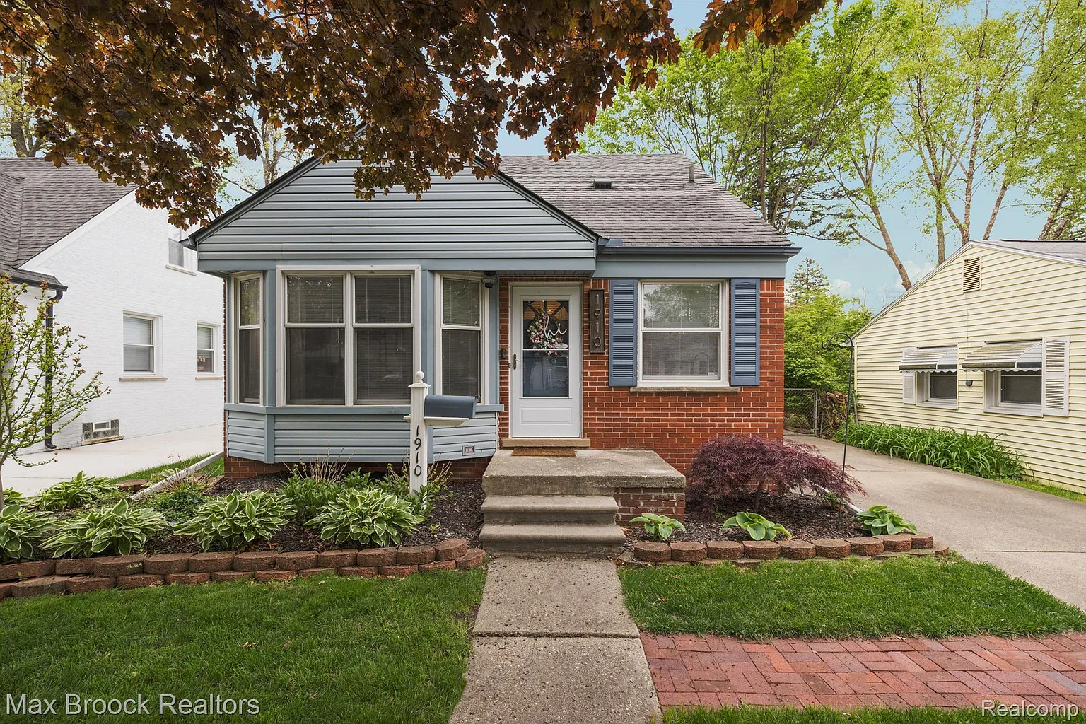 1910 Clifton Ave photo 1