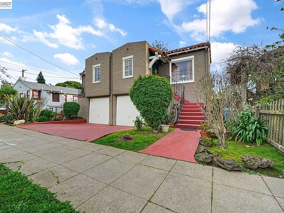 2nd image of 940 Delaware St