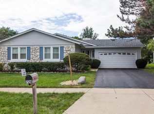 724 Bismark Ct, Elk Grove Village, IL 60007