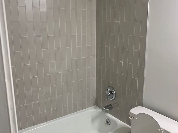 2nd image of 1112 W 11th St #104