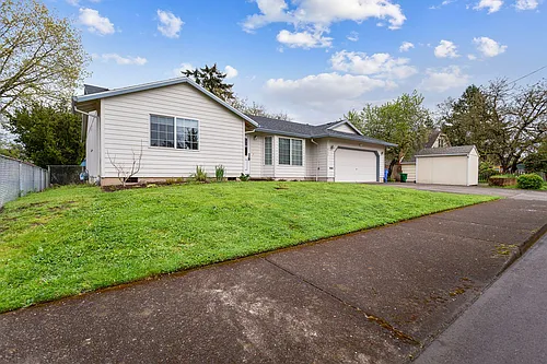 5240 SE 63rd Ave Photo 1