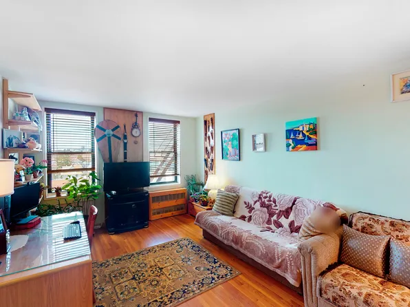 2922 Nostrand Avenue image 1 of 12