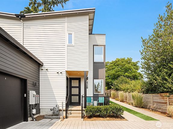 2nd image of 436 10th Avenue #B