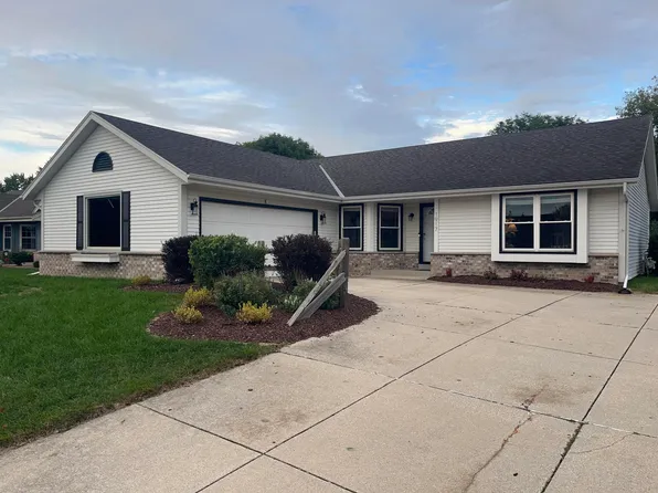 1917 Rustic Way, Waukesha, WI 53186