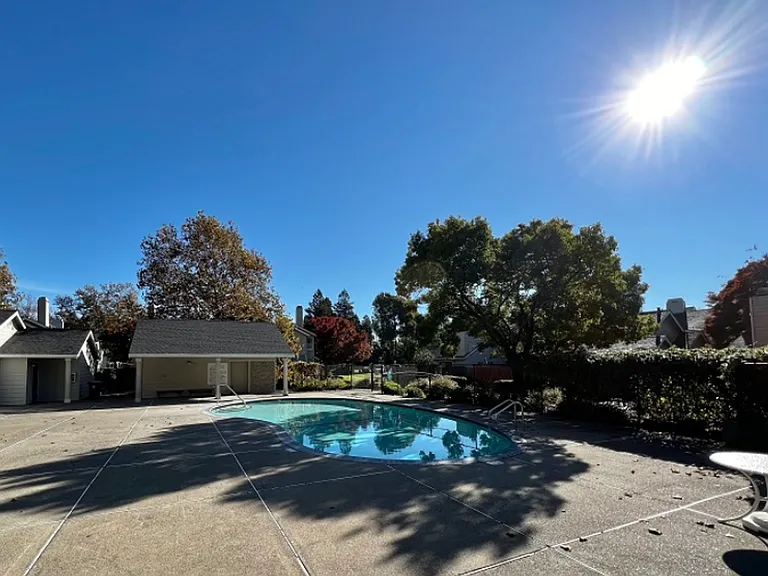31 Golden Gate Cir — Photo 21