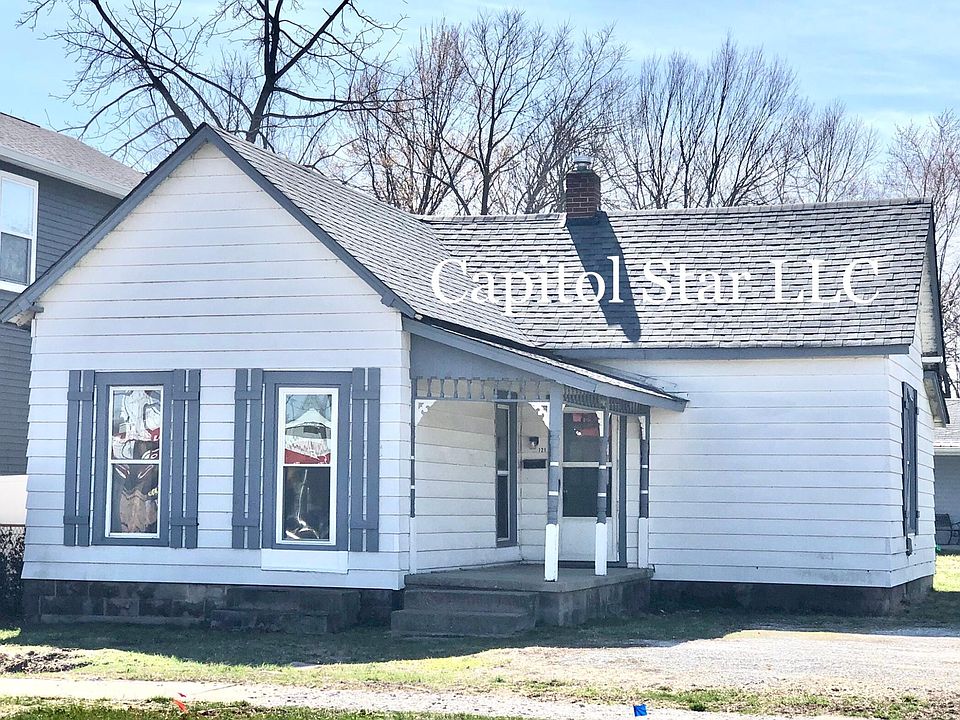 The best of downtown Mooresville; great neighbors, off-street parking, a backyard with a firepit and large shed. A beautiful place to call home.