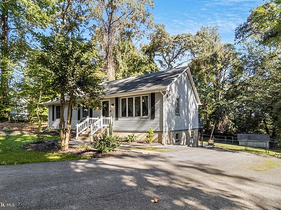 3rd image of 5822 Long Beach Dr