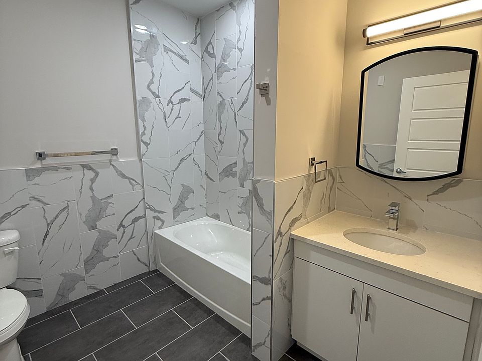 1st image of 315 Lake St #501