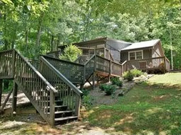 102 Hickory Dr, Bedford, VA 24095