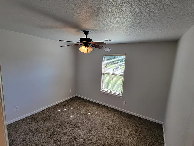 1053 Tarah Knolls Cir — Photo 18