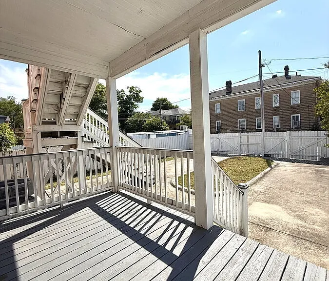 2235 Whitaker St — Photo 21
