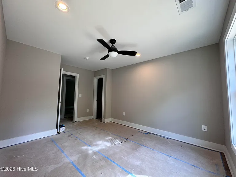 662 Wren Ln — Photo 9