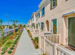 955 W Clover Ave, Rialto, CA 92376