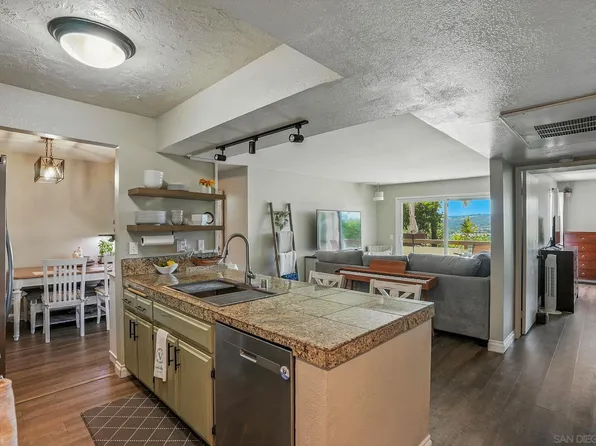 31940 Del Cielo Este Unit D3, Bonsall, CA 92003