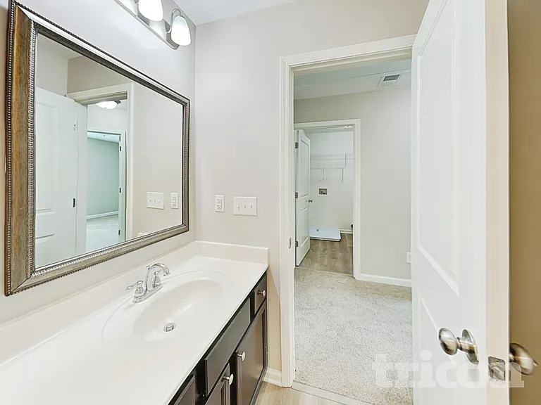 409 Eastfair Dr — Photo 13