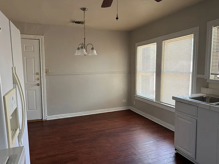 237 Pershing Ave #4 — Photo 3