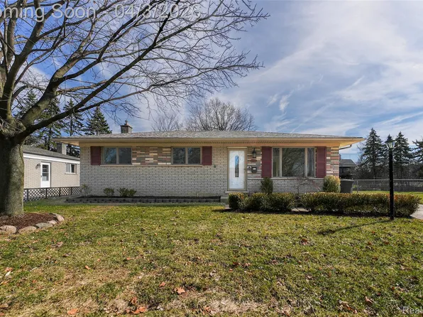 2632 Downey Dr, Troy, MI 48083