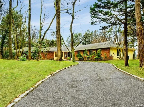 3 Timber Ridge Drive, Oyster Bay, NY 11771