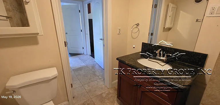 325 1/2 E Main St — Photo 8