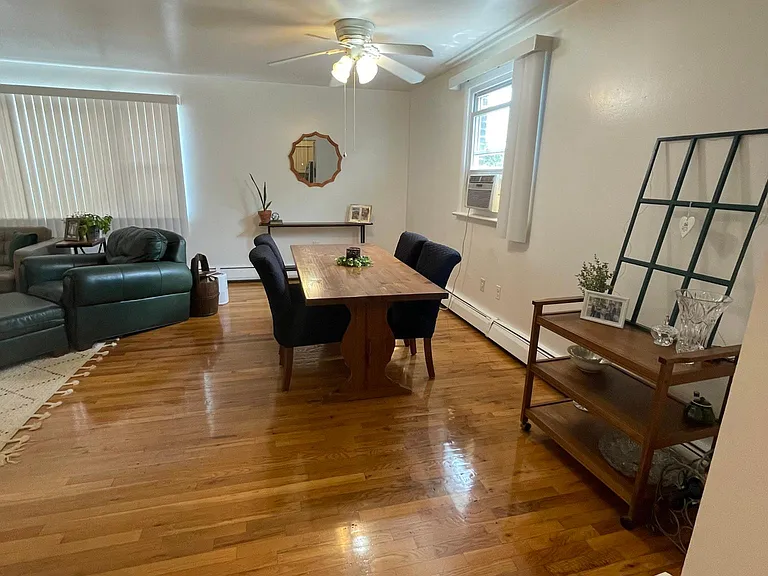 1403 9th St #2 — Photo 3