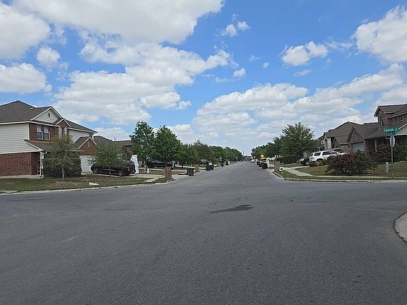 5th image of 967 Divine Way