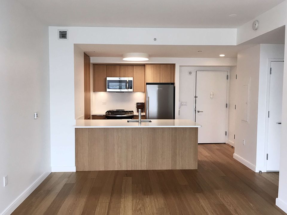 1st image of 625 W 57th St APT 1915