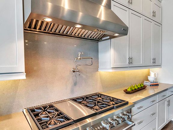 2nd image of 2765 E Wildhorse Dr #30