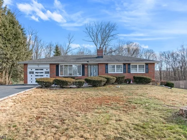 32 Crescent Dr, Jefferson Twp., NJ 07849