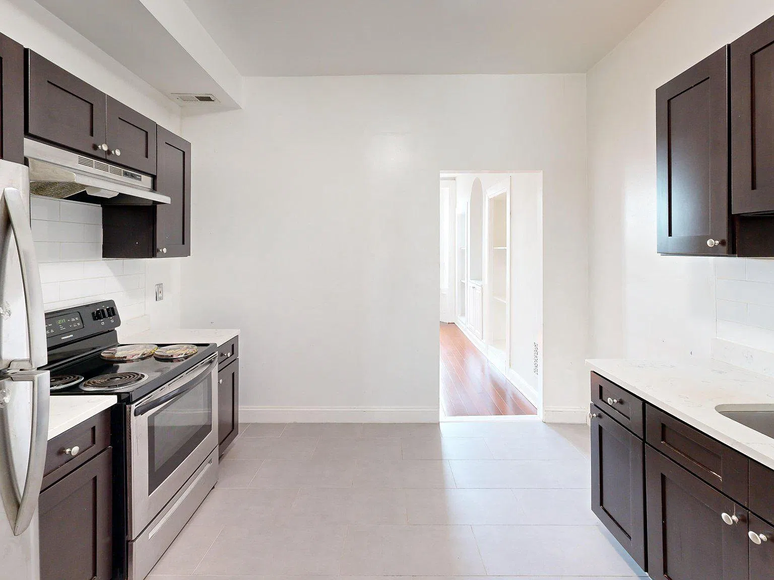 1 bed, 1.0 bath, 2445 sqft, $1,500 — Photo 3