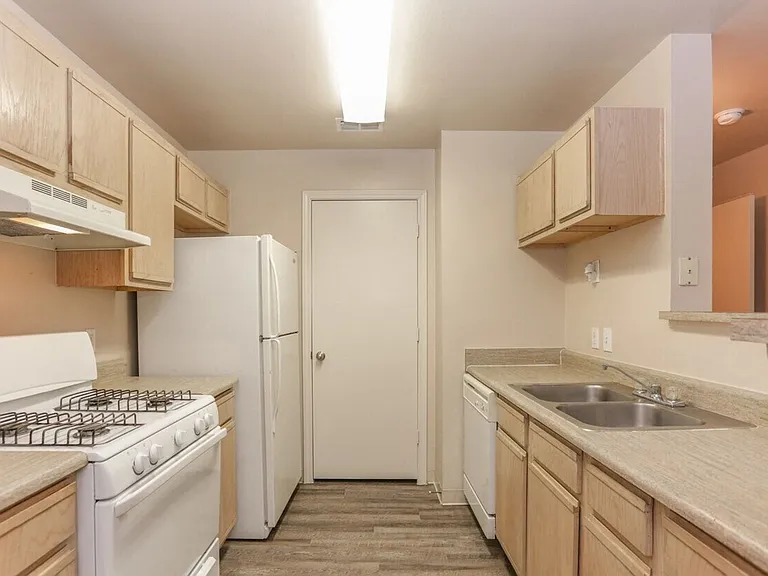 Pueblo de Paz Apartments — Photo 8