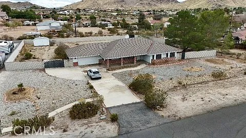 3 bed, 2270 sqft, $2,700 — Photo 1
