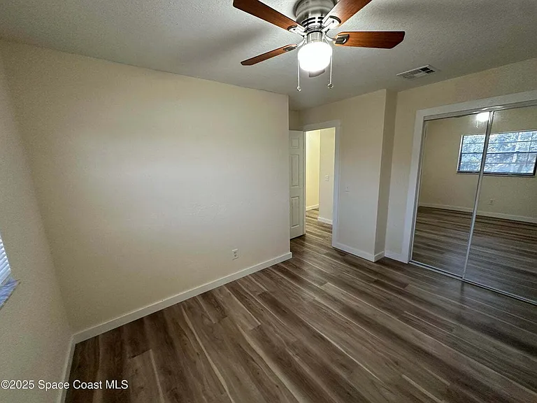 565 Jackson Ave #A — Photo 11