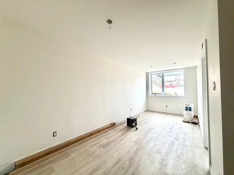 155 Glynn Ave #C — Photo 4