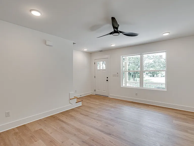 136 Cleveland Rd — Photo 4