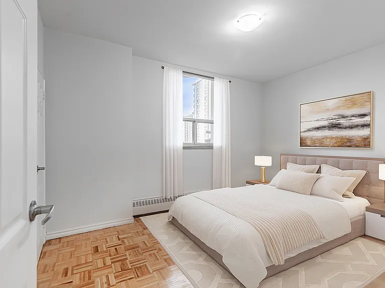 4383 Bathurst St — Photo 11