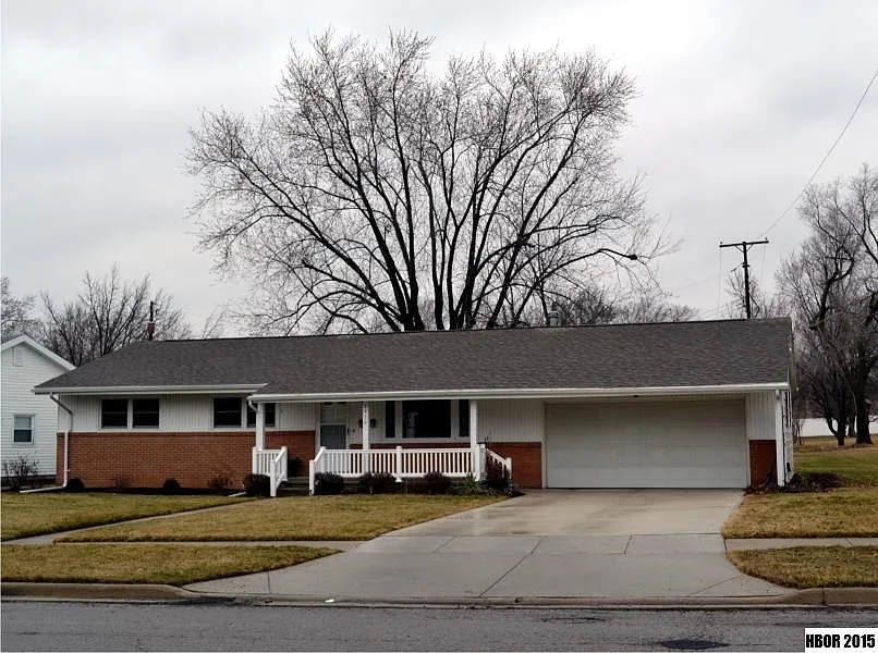 2412 Hollybrook Dr photo 1