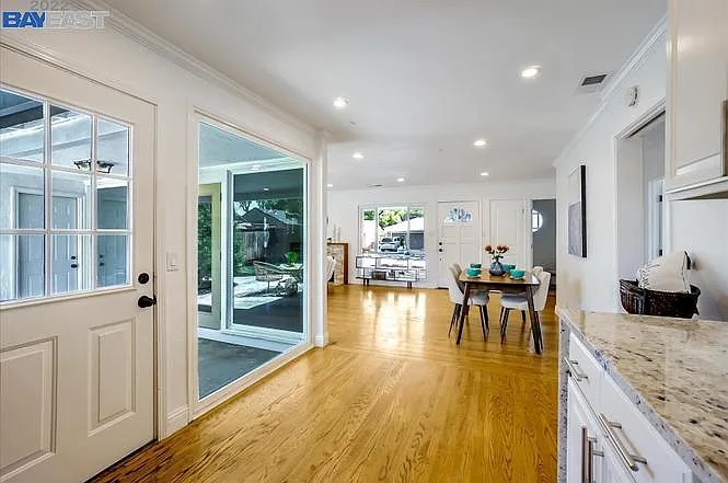 Meadowbrook Dr — Photo 1