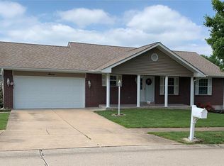 7 Trampe Hill Dr, Saint Louis, MO