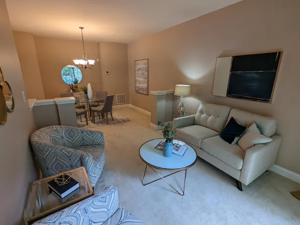 46358 Hobbs Sq, Sterling, VA 20165