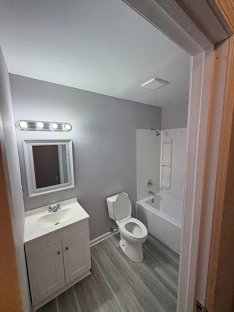 Room in 2 Bedroom Home at Pinedale Cir NW — Photo 4