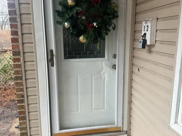 12 Medford Ct, Sicklerville, NJ 08081