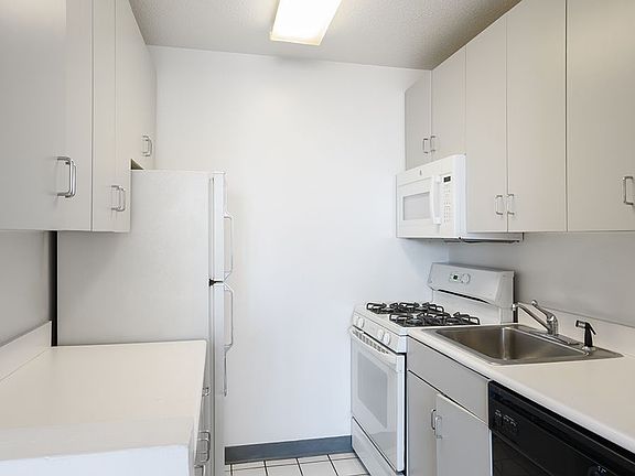4th image of 429 E 52nd St APT 10F