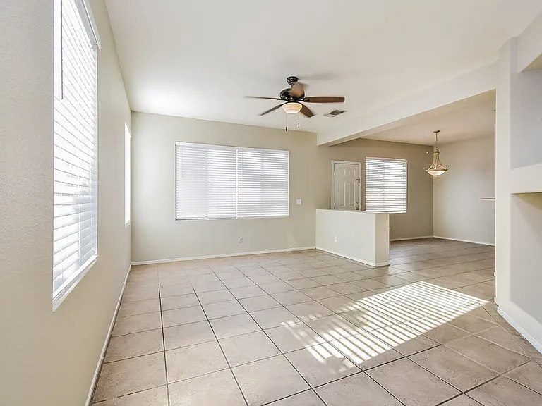 2501 Lady Elizabeth Ct — Photo 6