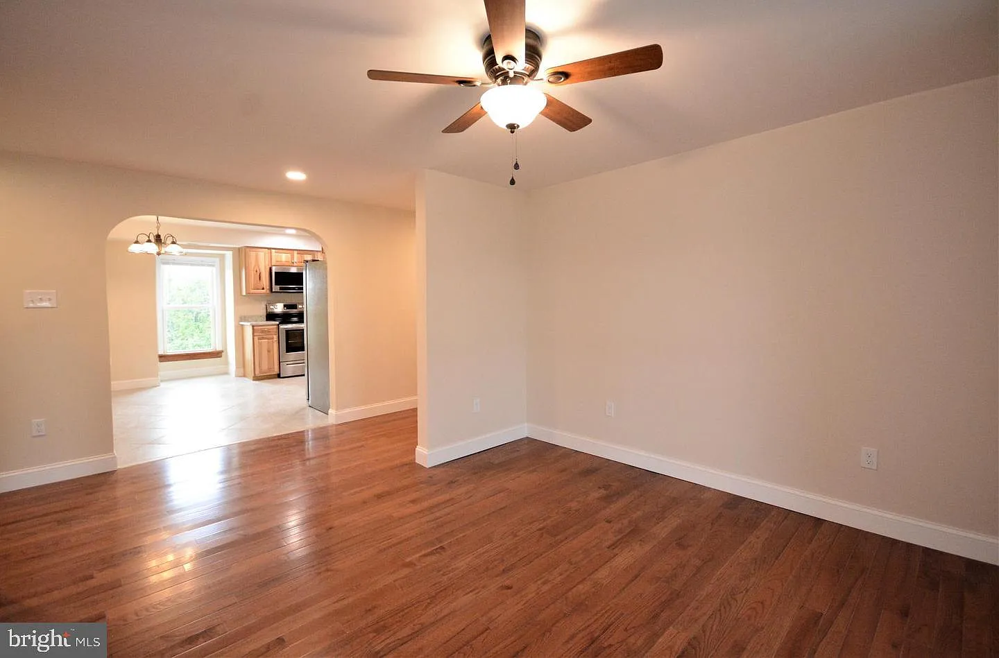 2 bed, 1.0 bath, 9999999 sqft, $1,500 — Photo 4