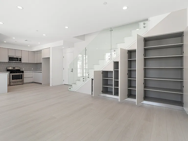 11727 Kiowa Ave — Photo 23
